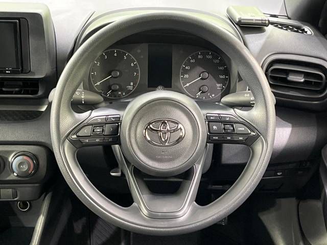 Toyota YARIS 2022-11 186558-11
