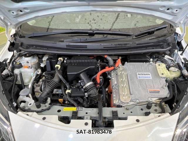 Nissan NOTE 2017-06 305393-18