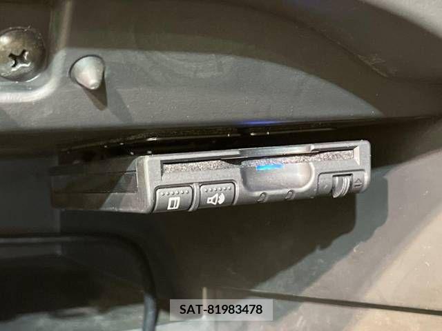 Nissan NOTE 2017-06 305393-7