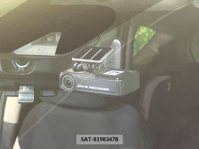 Nissan NOTE 2017-06 305393-6