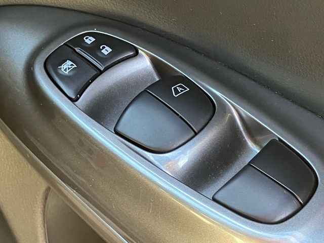 Nissan JUKE 2019-08 17654-23