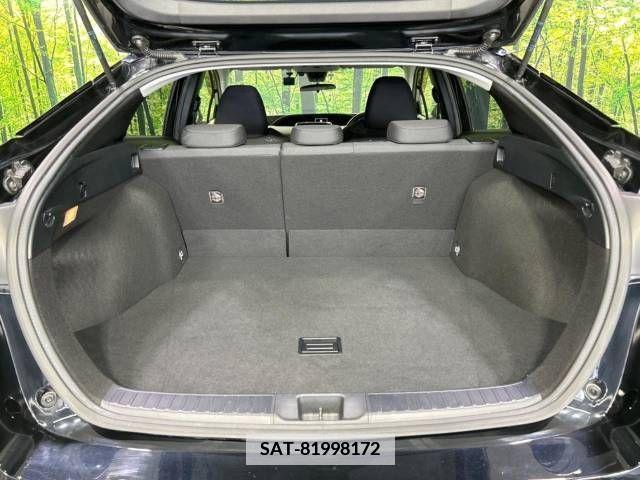 Toyota PRIUS 2016-03 366342-10