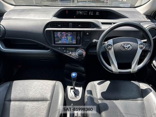 Toyota AQUA 2014-02 291880-1