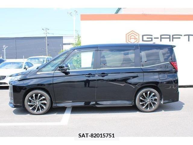 Toyota NOAH 2022-12 313552-8