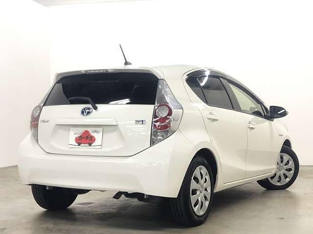 Toyota AQUA 2013-09 13751-2