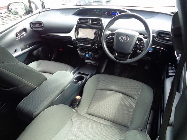 Toyota PRIUS 2019-03 15347-9
