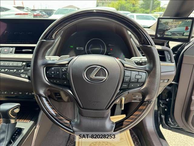 Lexus ES 2020-08 275223-1