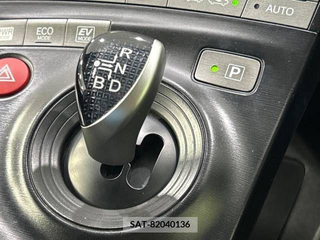 Toyota PRIUS 2014-01 282271-19