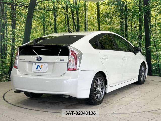 Toyota PRIUS 2014-01 282271-16
