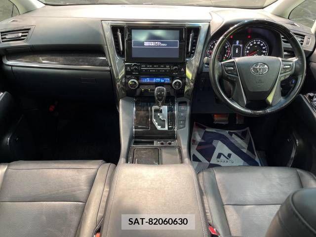 Toyota ALPHARD 2017-08 299395-1