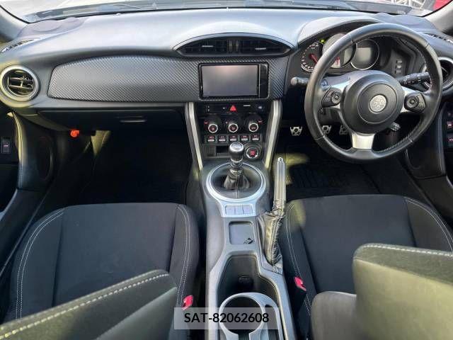 Toyota 86 2021-01 379881-1