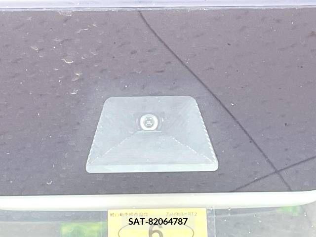 Honda N BOX 2021-07 338406-2
