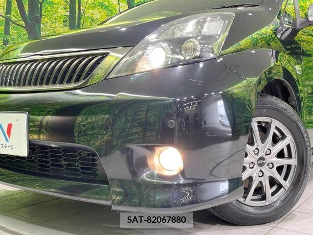 Toyota ISIS 2010-08 345192-13