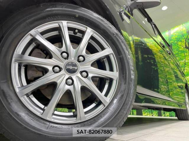 Toyota ISIS 2010-08 345192-14