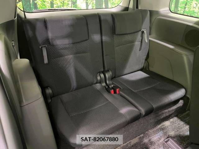 Toyota ISIS 2010-08 345192-10