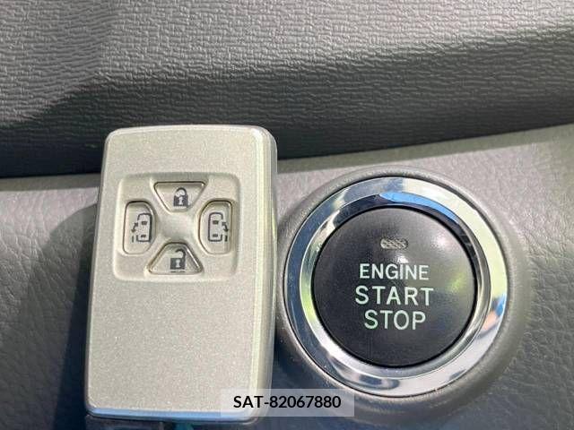 Toyota ISIS 2010-08 345192-7