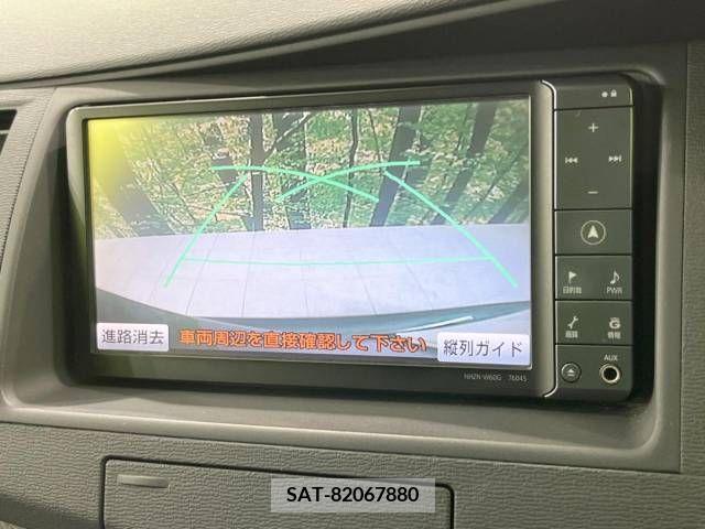 Toyota ISIS 2010-08 345192-3