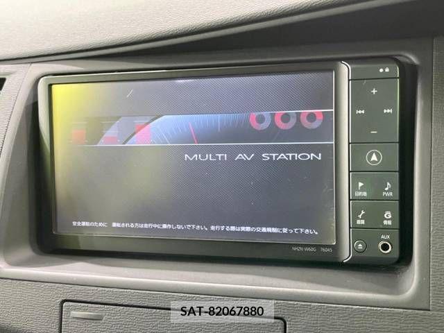 Toyota ISIS 2010-08 345192-2