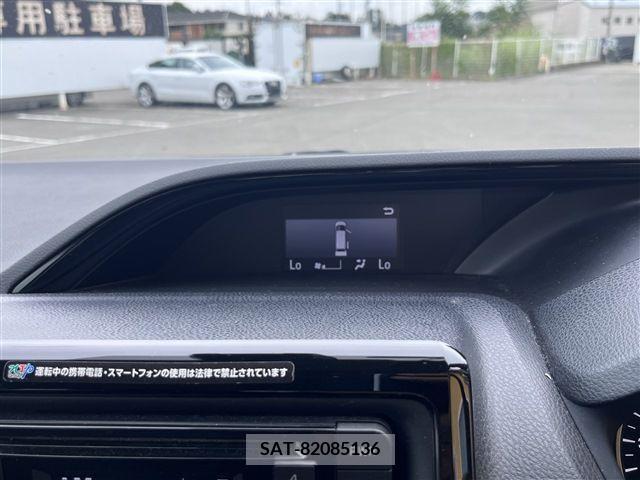 Toyota ESQUIRE 2016-04 396477-28