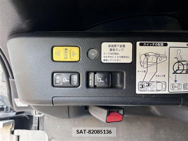Toyota ESQUIRE 2016-04 396477-21