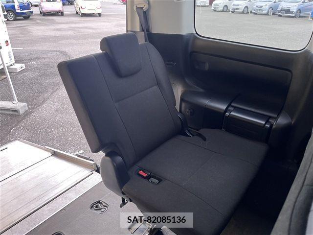 Toyota ESQUIRE 2016-04 396477-13