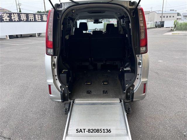 Toyota ESQUIRE 2016-04 396477-4