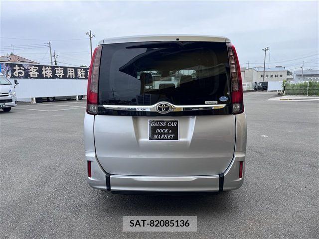 Toyota ESQUIRE 2016-04 396477-3