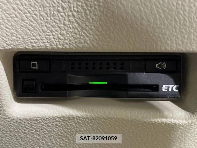 Toyota SIENTA 2015-11 314621-6