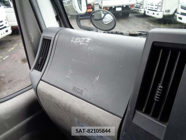 Mazda TITAN 2010-02 213802-9