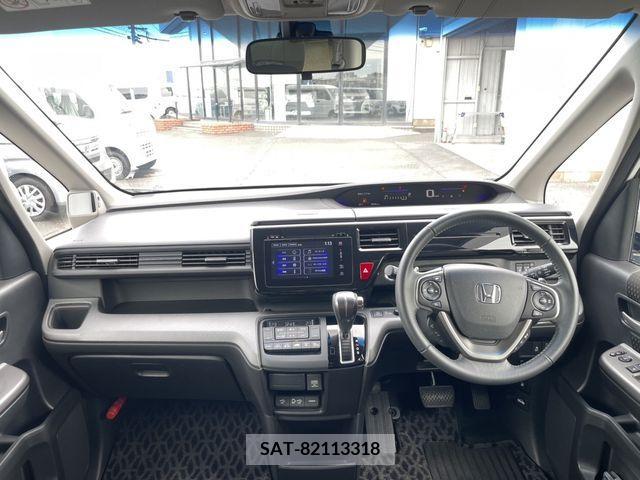 Honda STEP WGN 2019-05 324703-1
