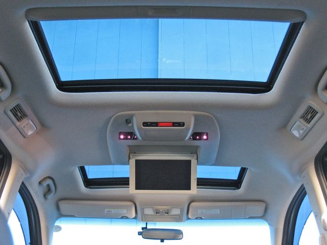Nissan ELGRAND 2017-08 3829-7