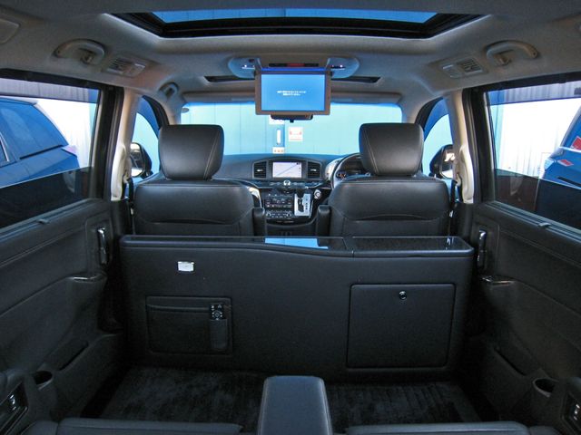 Nissan ELGRAND 2017-08 3829-18