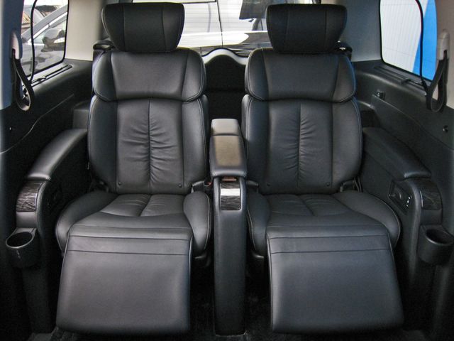 Nissan ELGRAND 2017-08 3829-26