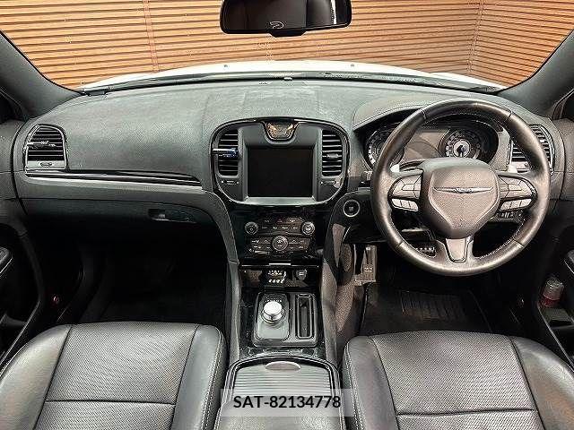Chrysler 300 2017-09 264612-1