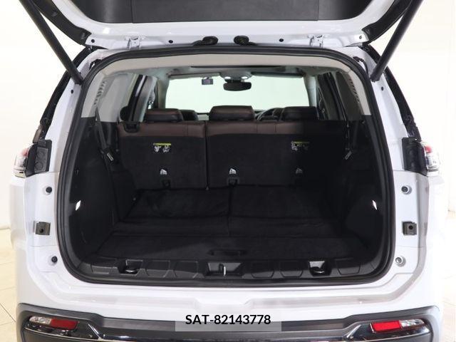 Jeep COMMANDER 2023-01 361917-26