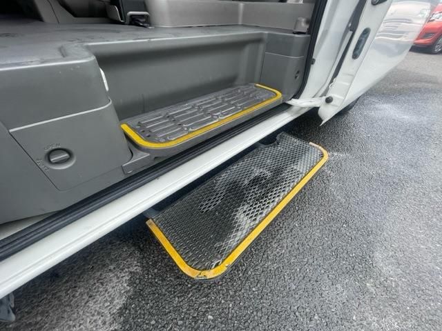 Nissan NV350 Caravan 2013-06 3505-14