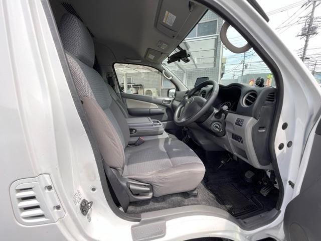 Nissan NV350 Caravan 2013-06 3505-6