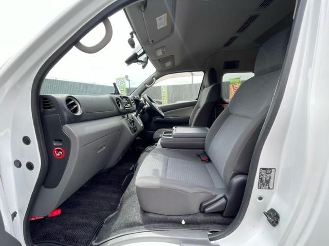 Nissan NV350 Caravan 2013-06 3505-12
