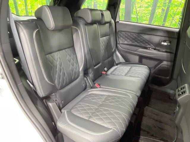 Mitsubishi OUTLANDER PHEV 2019-01 27528-9