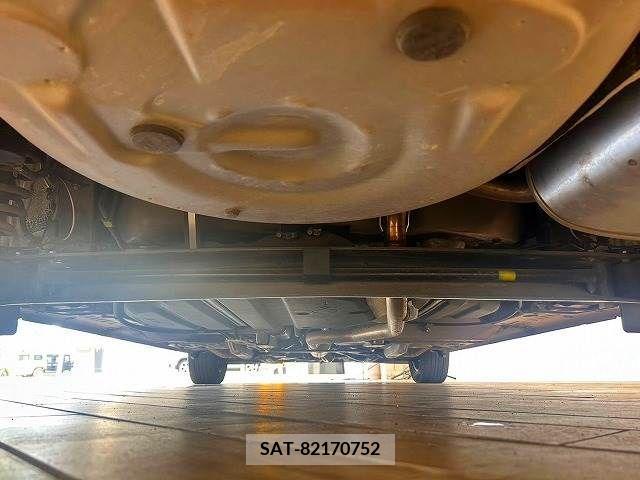 Toyota SIENTA 2017-08 368163-9
