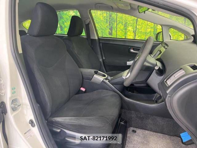 Toyota PRIUS 2013-07 343038-9