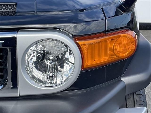 Toyota FJ CRUISER 2012-01 27507-8