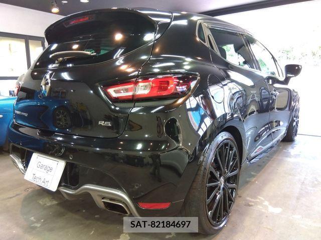 Renault LUTECIA 2019-06 283120-7