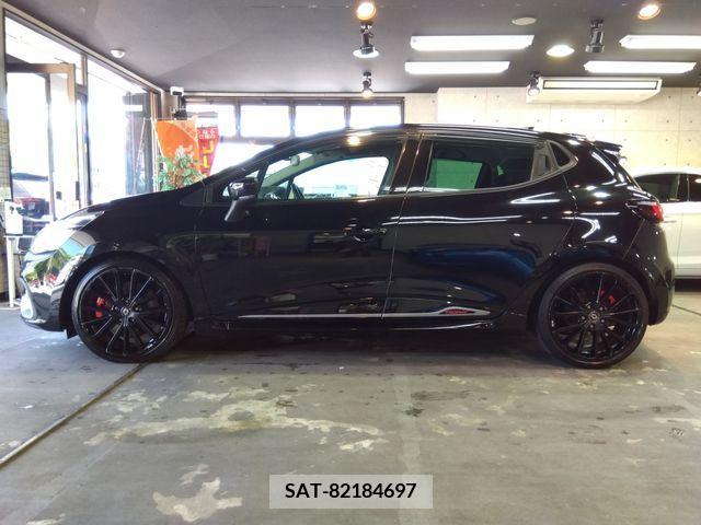 Renault LUTECIA 2019-06 283120-4