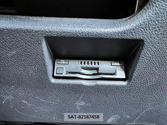 Toyota AURIS 2017-04 356697-4