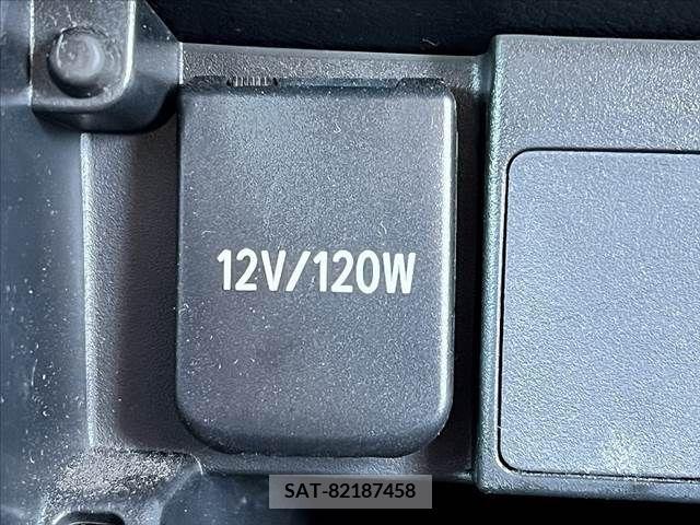 Toyota AURIS 2017-04 356697-24