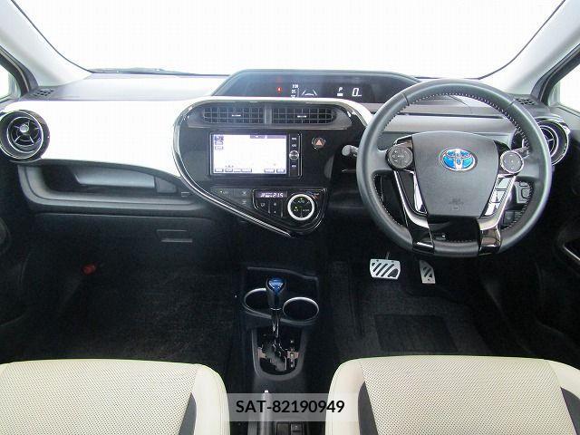 Toyota AQUA 2017-10 260425-1