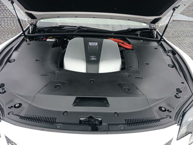 Lexus LS 2017-11 180966-29