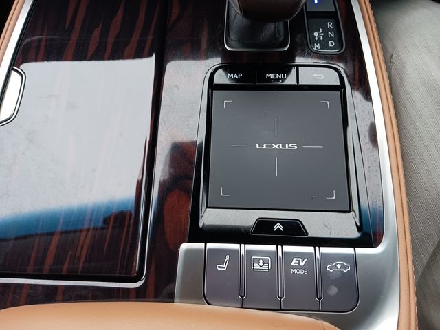 Lexus LS 2017-11 180966-22