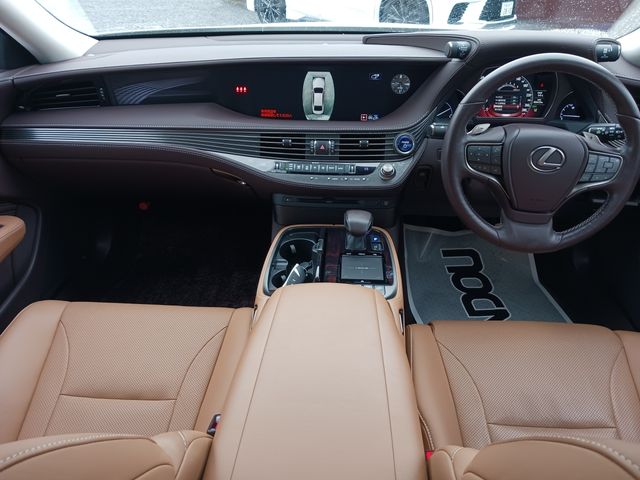 Lexus LS 2017-11 180966-8